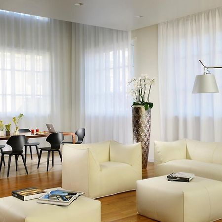 Palazzo Montemartini Rome, A Radisson Collection Hotel ภายนอก รูปภาพ A living room