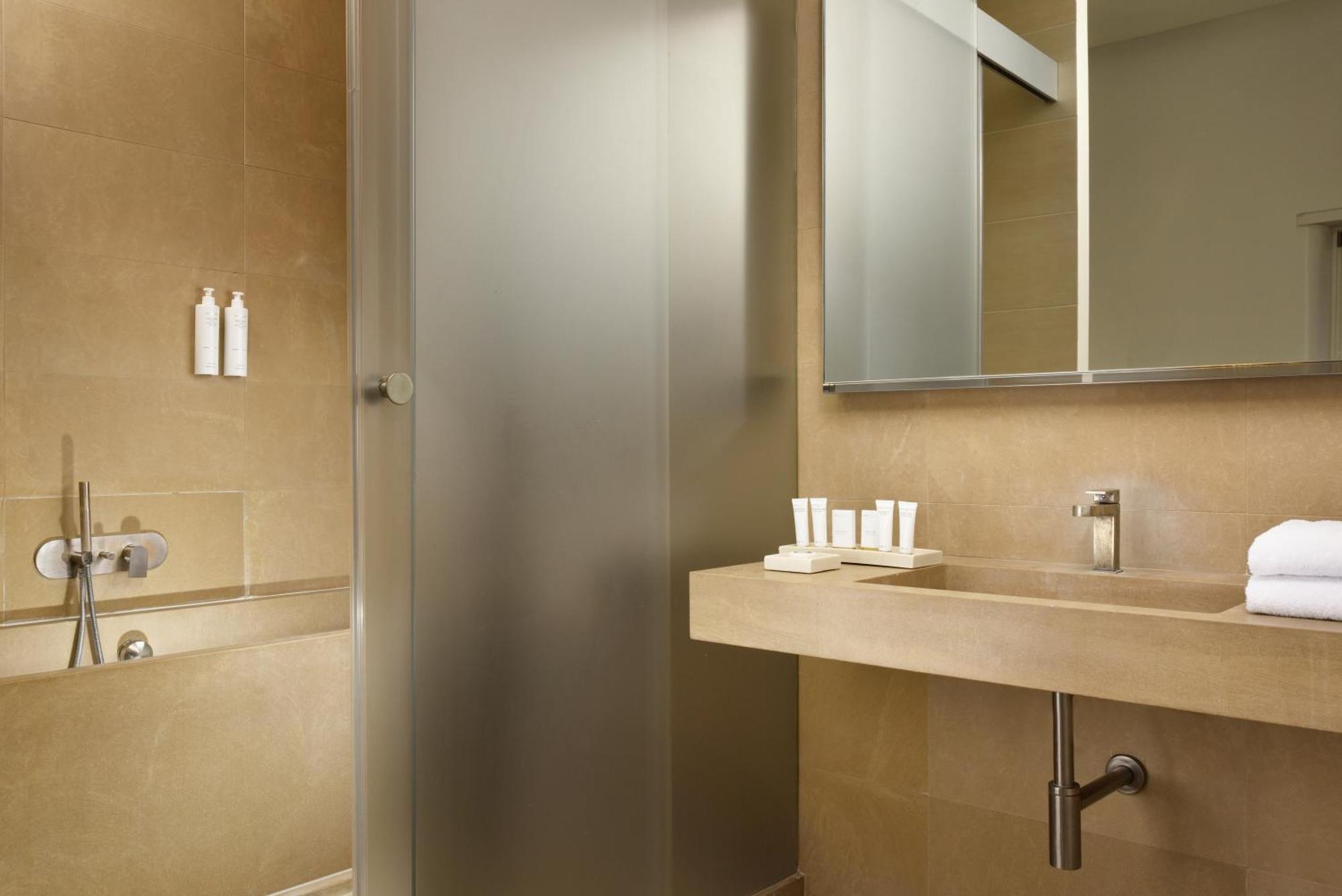 Palazzo Montemartini Rome, A Radisson Collection Hotel ห้อง รูปภาพ Bathroom