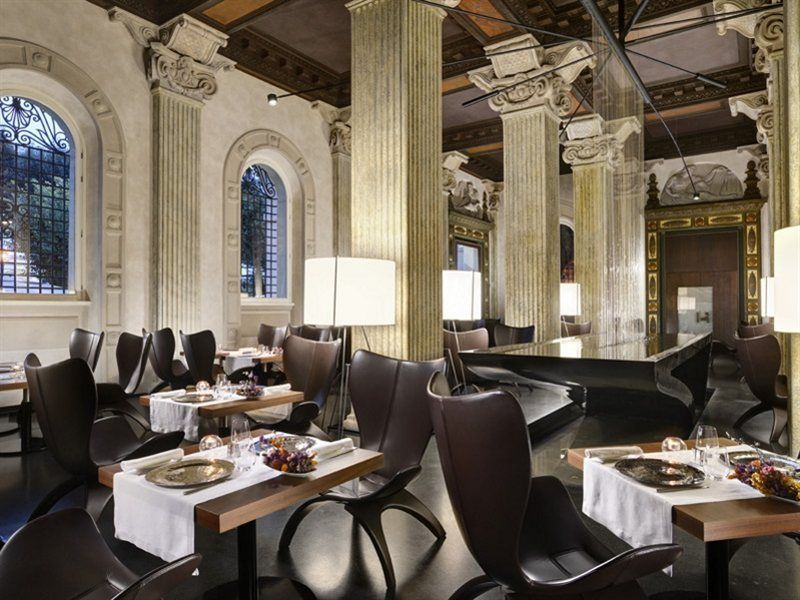Palazzo Montemartini Rome, A Radisson Collection Hotel ภายนอก รูปภาพ The interior of the restaurant
