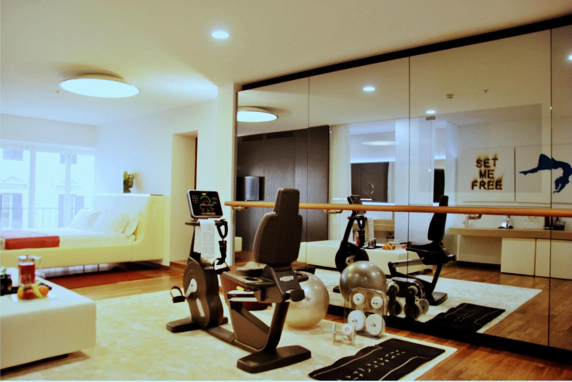 Palazzo Montemartini Rome, A Radisson Collection Hotel ภายนอก รูปภาพ A home gym