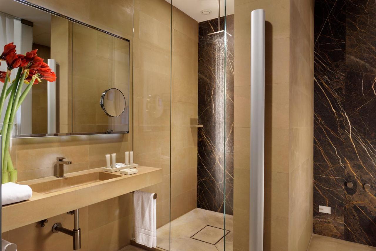 Palazzo Montemartini Rome, A Radisson Collection Hotel ภายนอก รูปภาพ